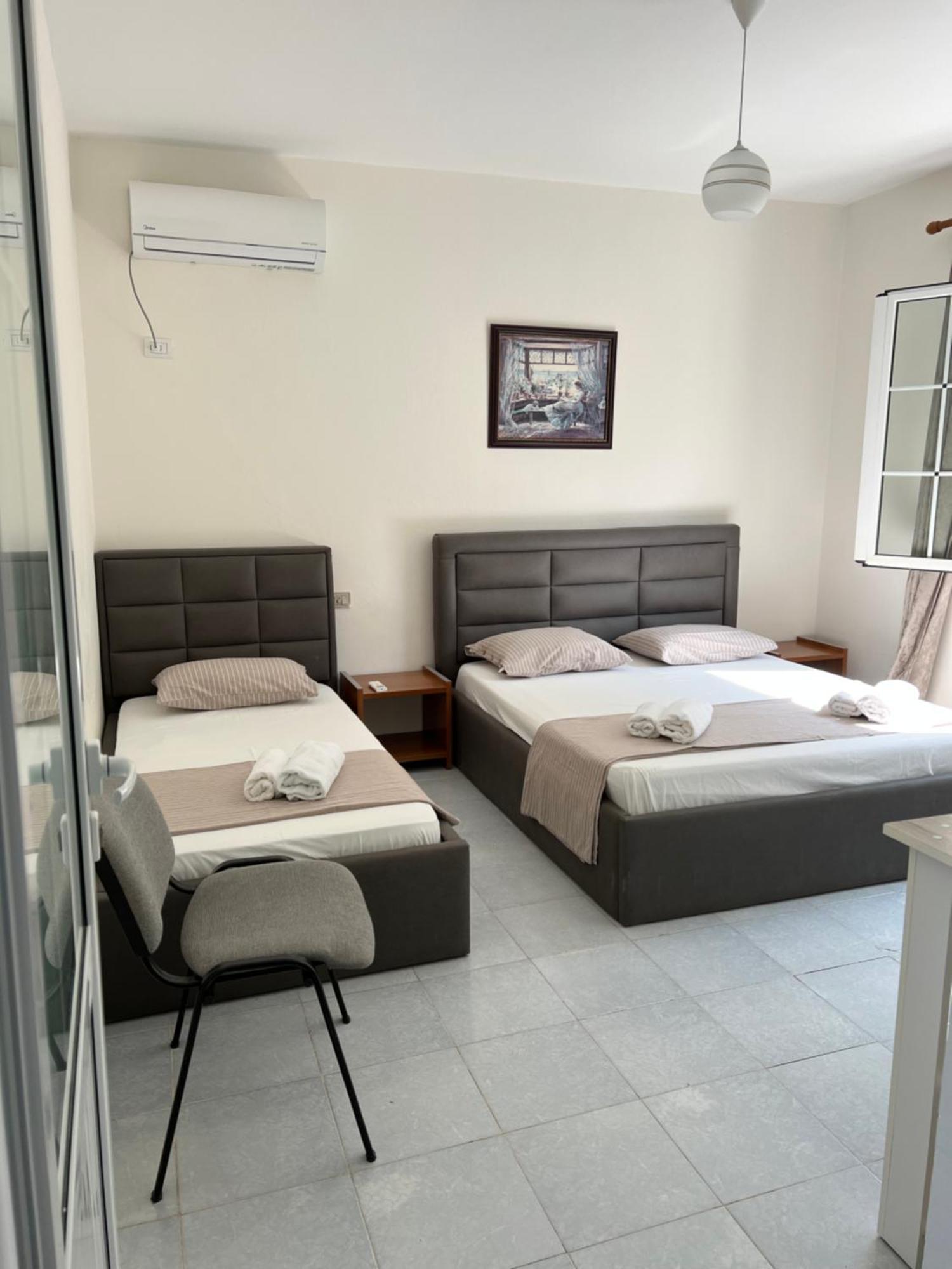 Mimi'S Apartments فلورا المظهر الخارجي الصورة