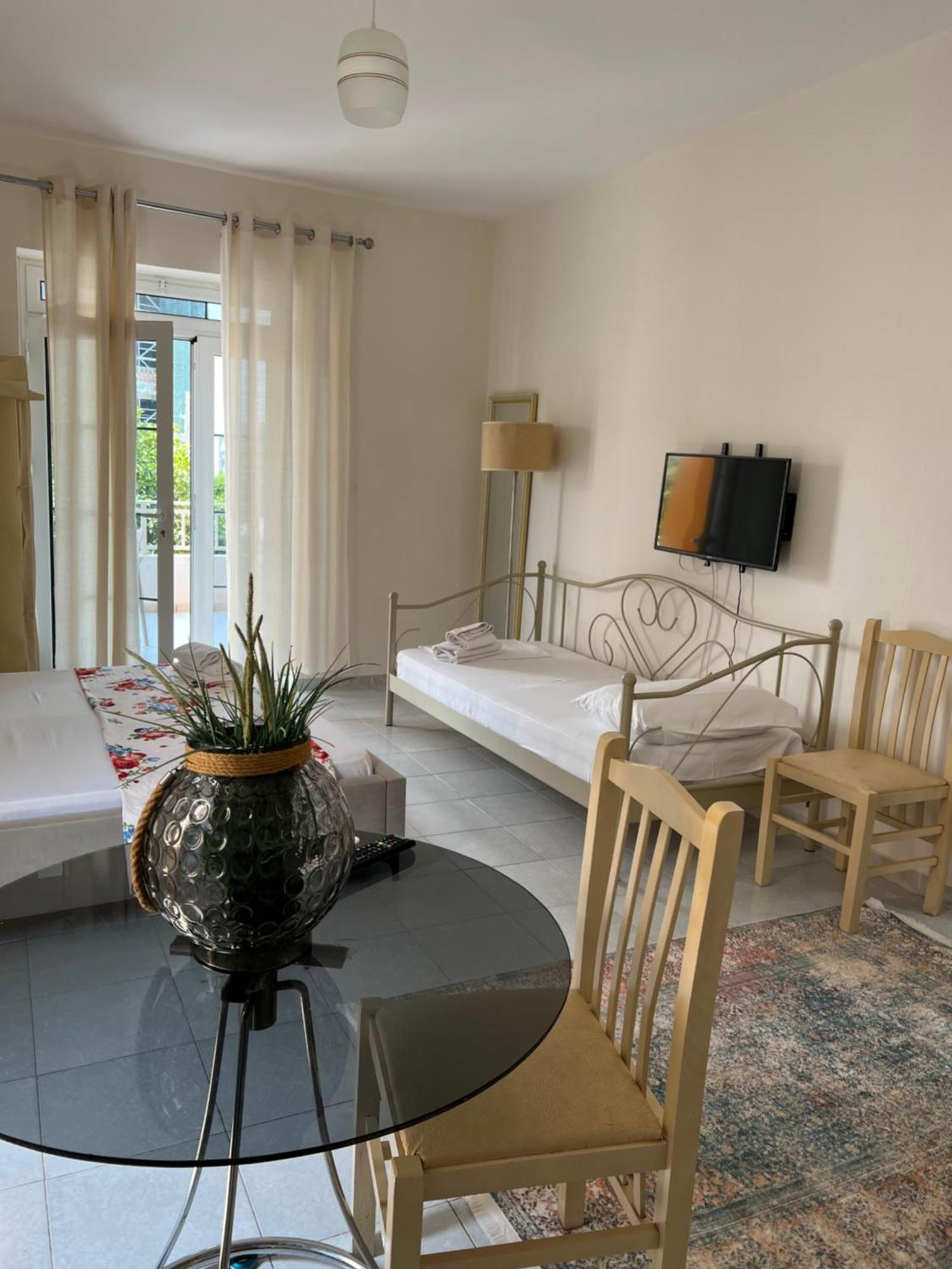Mimi'S Apartments فلورا المظهر الخارجي الصورة
